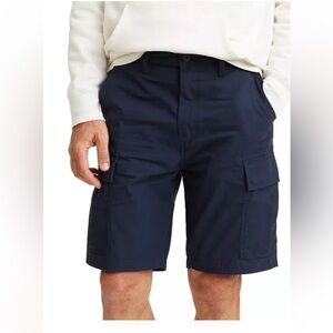 NWT-Levi’s-30-navy blue-carrier cargo shorts, relax fit,hits at the knee,shorts